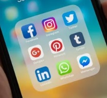 Grief in the Digital Age: How Social Media Shapes Our Healing